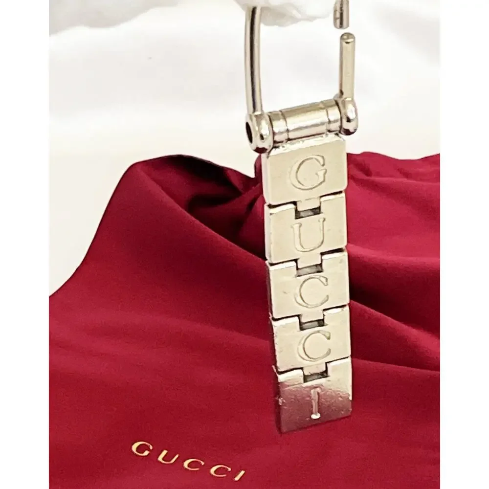 GUCCI Logo Keychain Charm In Silver Metal Rectangular Key Ring Vintage Unisex